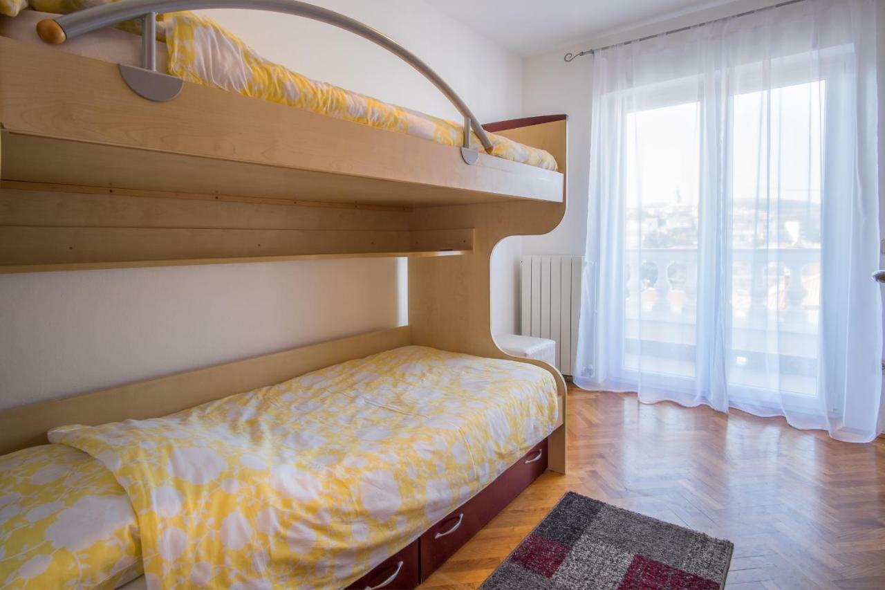 Apartman Cubranic Appartamento Vrbnik Esterno foto