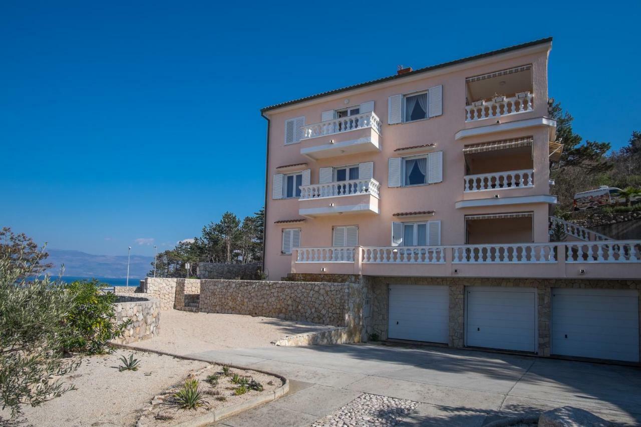 Apartman Cubranic Appartamento Vrbnik Esterno foto