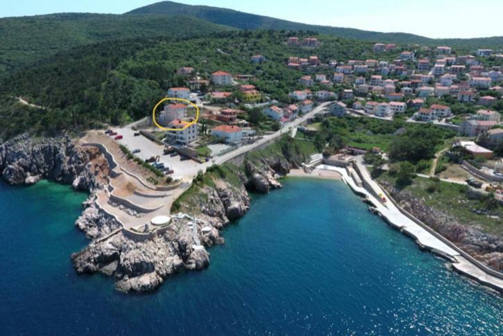 Apartman Cubranic Appartamento Vrbnik Esterno foto